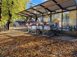 Sykkelstativ på Bryn stasjon